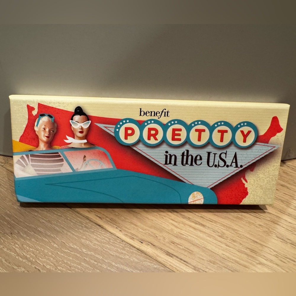 Benefit blush Pretty in the USA palette